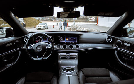 Mercedes-Benz E-Класс, 2018 год, 3 500 000 рублей, 8 фотография