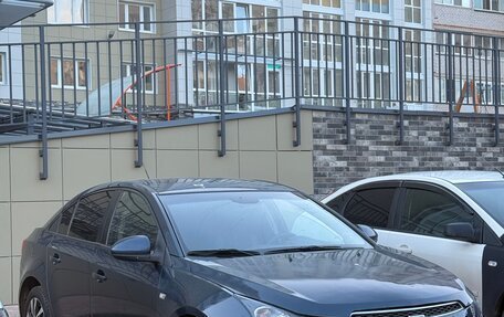 Chevrolet Cruze II, 2010 год, 440 000 рублей, 3 фотография