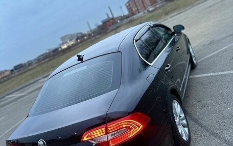 Skoda Superb III рестайлинг, 2014 год, 1 050 000 рублей, 18 фотография
