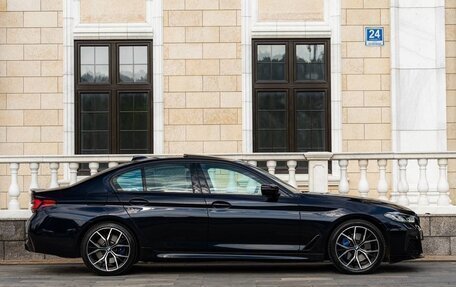 BMW 5 серия, 2021 год, 5 990 000 рублей, 6 фотография