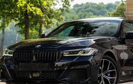 BMW 5 серия, 2021 год, 5 990 000 рублей, 3 фотография