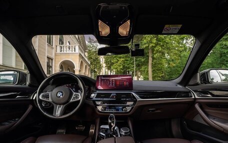 BMW 5 серия, 2021 год, 5 990 000 рублей, 12 фотография