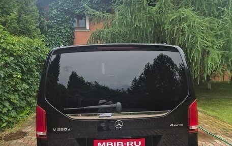 Mercedes-Benz V-Класс, 2018 год, 5 700 000 рублей, 3 фотография