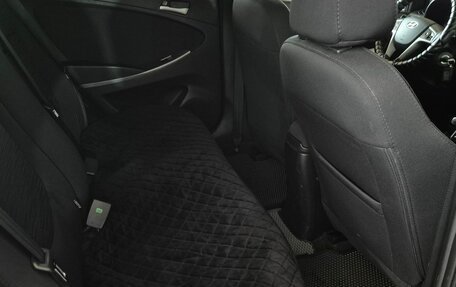 Hyundai Solaris II рестайлинг, 2015 год, 950 000 рублей, 13 фотография