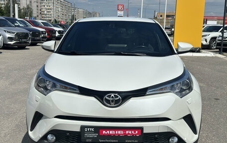 Toyota C-HR I рестайлинг, 2018 год, 1 940 000 рублей, 2 фотография