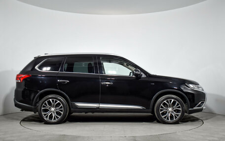 Mitsubishi Outlander III рестайлинг 3, 2018 год, 2 735 000 рублей, 5 фотография