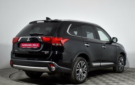 Mitsubishi Outlander III рестайлинг 3, 2018 год, 2 735 000 рублей, 6 фотография