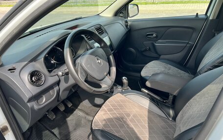 Renault Logan II, 2017 год, 690 000 рублей, 11 фотография