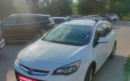 Opel Astra J, 2013 год, 1 190 000 рублей, 4 фотография