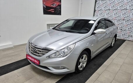 Hyundai Sonata VI, 2011 год, 796 000 рублей, 1 фотография
