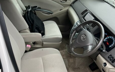 Toyota ISis I, 2010 год, 1 300 000 рублей, 2 фотография
