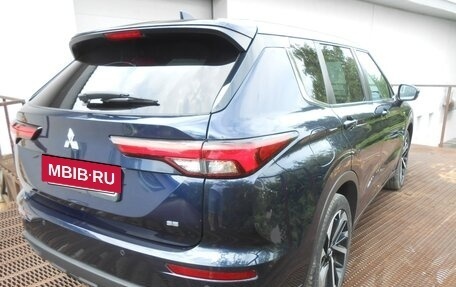 Mitsubishi Outlander, 2022 год, 2 950 000 рублей, 4 фотография