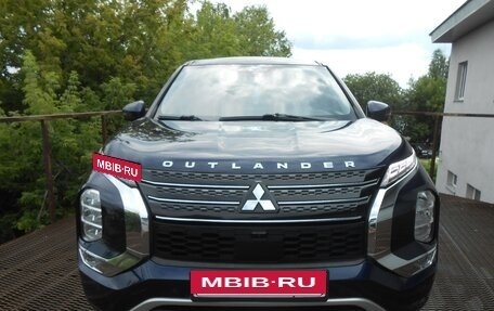 Mitsubishi Outlander, 2022 год, 2 950 000 рублей, 5 фотография
