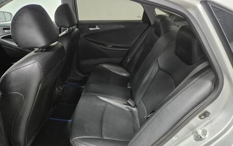 Hyundai Sonata VI, 2011 год, 796 000 рублей, 13 фотография