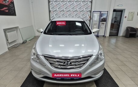 Hyundai Sonata VI, 2011 год, 796 000 рублей, 2 фотография
