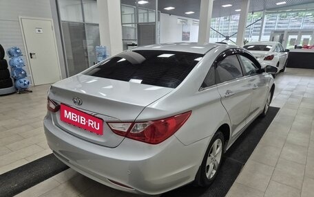 Hyundai Sonata VI, 2011 год, 796 000 рублей, 7 фотография