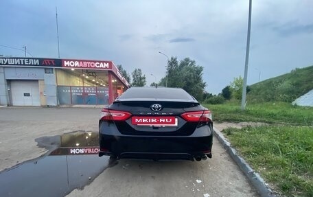 Toyota Camry, 2019 год, 1 900 000 рублей, 4 фотография