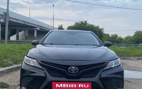 Toyota Camry, 2019 год, 1 900 000 рублей, 6 фотография