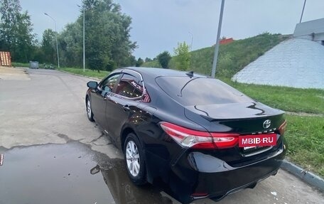 Toyota Camry, 2019 год, 1 900 000 рублей, 2 фотография
