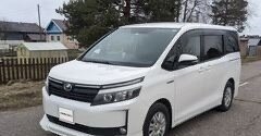 Toyota Voxy III, 2014 год, 1 750 000 рублей, 1 фотография