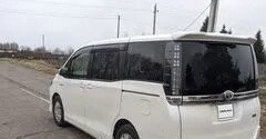 Toyota Voxy III, 2014 год, 1 750 000 рублей, 2 фотография