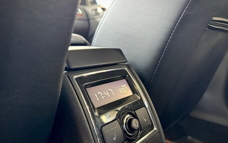 Skoda Superb III рестайлинг, 2012 год, 1 750 000 рублей, 27 фотография