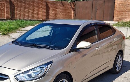 Hyundai Solaris II рестайлинг, 2012 год, 700 000 рублей, 4 фотография