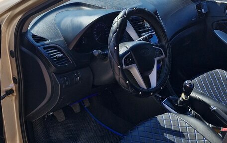 Hyundai Solaris II рестайлинг, 2012 год, 700 000 рублей, 6 фотография