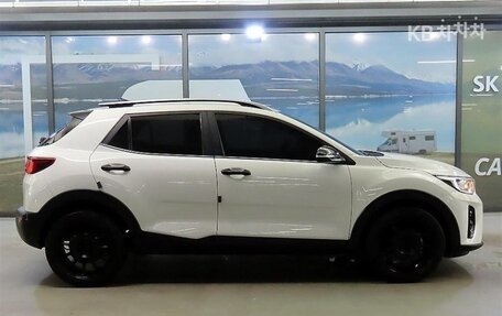 KIA Stonic, 2020 год, 1 550 000 рублей, 3 фотография