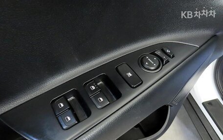 KIA Stonic, 2020 год, 1 550 000 рублей, 12 фотография