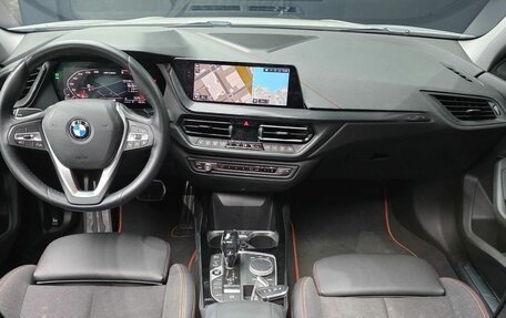 BMW 1 серия, 2020 год, 2 385 000 рублей, 7 фотография