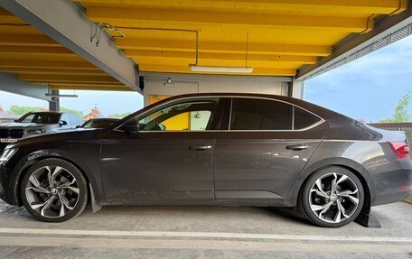 Skoda Superb III рестайлинг, 2018 год, 2 400 000 рублей, 4 фотография