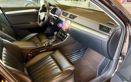 Skoda Superb III рестайлинг, 2018 год, 2 400 000 рублей, 5 фотография