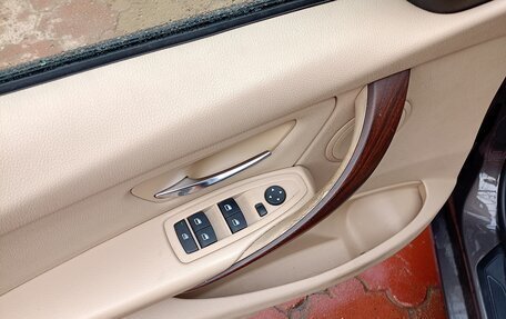 BMW 3 серия, 2014 год, 1 300 000 рублей, 13 фотография