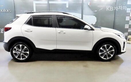 KIA Stonic, 2020 год, 1 520 000 рублей, 3 фотография