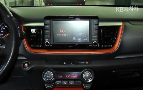 KIA Stonic, 2020 год, 1 520 000 рублей, 9 фотография