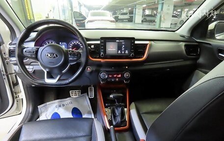 KIA Stonic, 2020 год, 1 520 000 рублей, 8 фотография