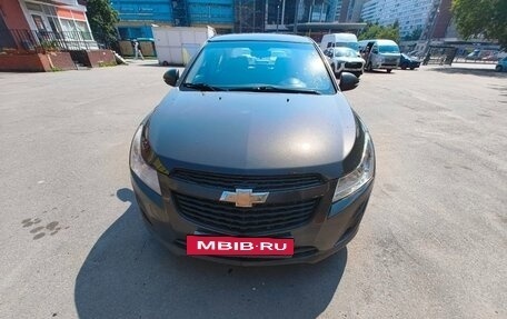 Chevrolet Cruze II, 2014 год, 800 000 рублей, 2 фотография