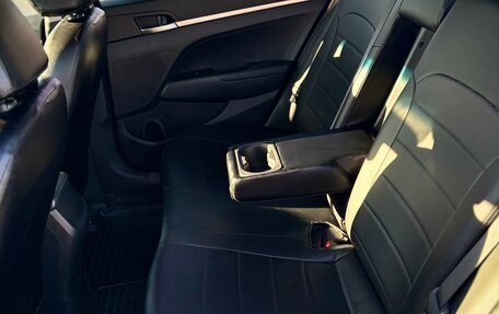Hyundai Elantra VI рестайлинг, 2019 год, 1 620 000 рублей, 8 фотография