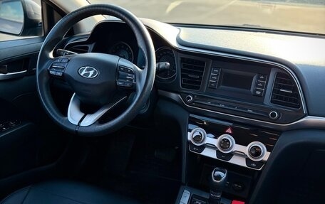 Hyundai Elantra VI рестайлинг, 2019 год, 1 620 000 рублей, 10 фотография