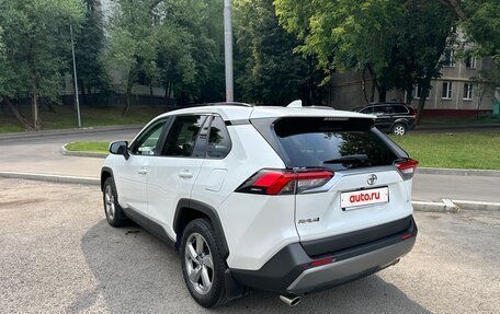 Toyota RAV4, 2021 год, 3 400 000 рублей, 3 фотография