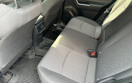 Toyota RAV4, 2021 год, 3 400 000 рублей, 9 фотография