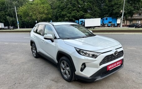 Toyota RAV4, 2021 год, 3 400 000 рублей, 6 фотография