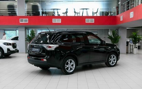 Mitsubishi Outlander III рестайлинг 3, 2013 год, 1 390 000 рублей, 2 фотография
