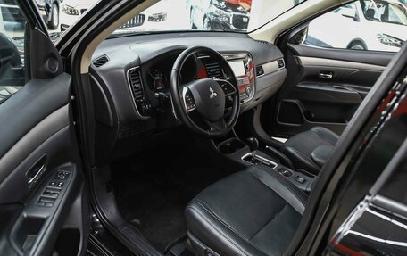 Mitsubishi Outlander III рестайлинг 3, 2013 год, 1 390 000 рублей, 6 фотография