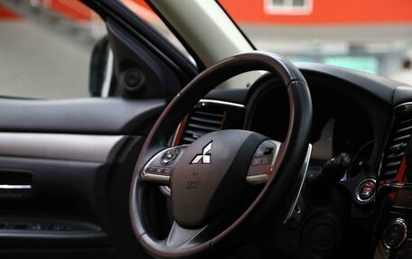 Mitsubishi Outlander III рестайлинг 3, 2013 год, 1 390 000 рублей, 12 фотография