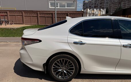 Toyota Camry, 2018 год, 2 350 000 рублей, 10 фотография