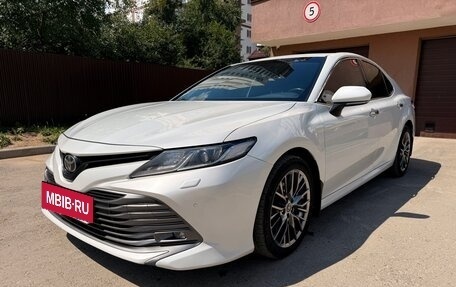 Toyota Camry, 2018 год, 2 350 000 рублей, 2 фотография