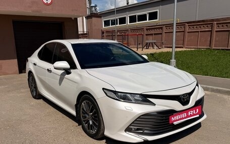 Toyota Camry, 2018 год, 2 350 000 рублей, 3 фотография