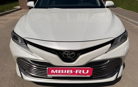 Toyota Camry, 2018 год, 2 350 000 рублей, 4 фотография